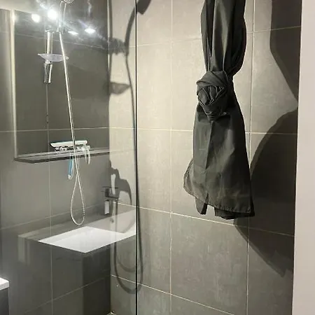 B - Le Petit Paradis Apartment